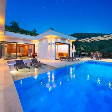 Amaranda By Celenk Holiday home *